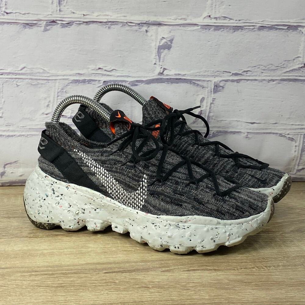 Nike Gray Black Speckled Sole Athletic Shoes